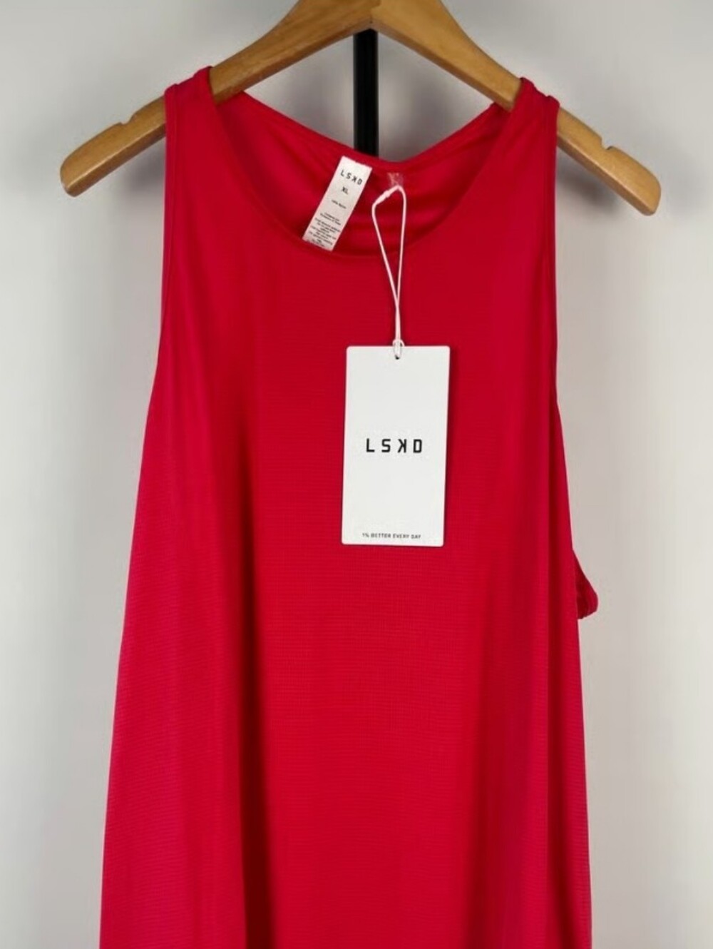LSKD Womens Red Pace Running Activewear Tank Top XL NWT Performance Gym Shirt